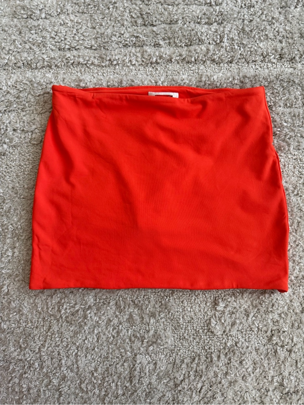 NWT Aritzia size Extra Small Contour Enrich Skirt in Hot Cheeky Red